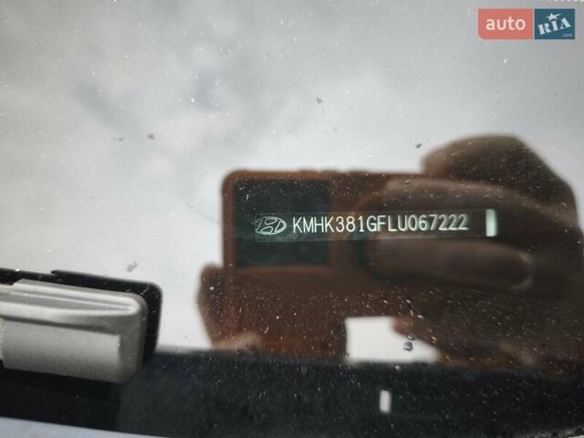 Белый Хендай Kona, объемом двигателя 0 л и пробегом 129 тыс. км за 17777 $, фото 48 на Automoto.ua