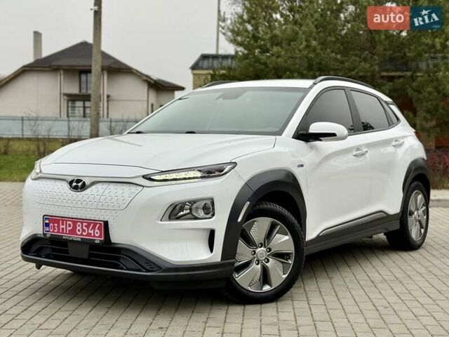 Белый Хендай Kona, объемом двигателя 0 л и пробегом 115 тыс. км за 17250 $, фото 6 на Automoto.ua