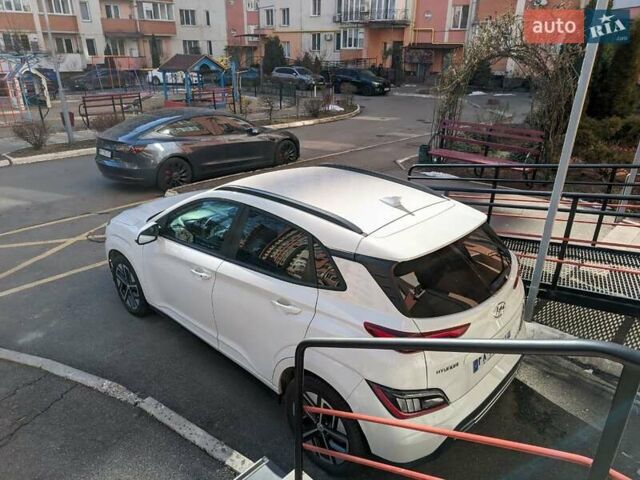Білий Хендай Kona, об'ємом двигуна 0 л та пробігом 98 тис. км за 19000 $, фото 22 на Automoto.ua