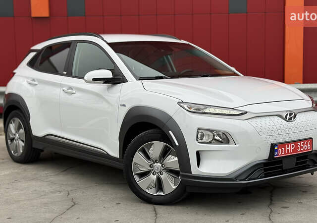 Белый Хендай Kona, объемом двигателя 0 л и пробегом 70 тыс. км за 16950 $, фото 8 на Automoto.ua