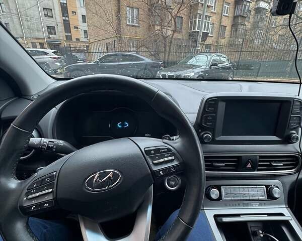 Белый Хендай Kona, объемом двигателя 0 л и пробегом 39 тыс. км за 17800 $, фото 1 на Automoto.ua