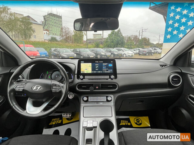 Білий Хендай Kona, об'ємом двигуна 39 л та пробігом 46 тис. км за 16999 $, фото 25 на Automoto.ua