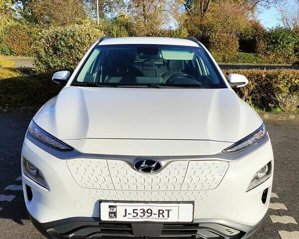 Білий Хендай Kona, об'ємом двигуна 0 л та пробігом 149 тис. км за 17000 $, фото 25 на Automoto.ua