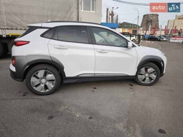 Белый Хендай Kona, объемом двигателя 0 л и пробегом 129 тыс. км за 17777 $, фото 11 на Automoto.ua