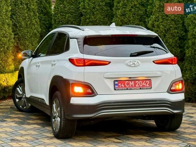 Белый Хендай Kona, объемом двигателя 0 л и пробегом 70 тыс. км за 17700 $, фото 10 на Automoto.ua