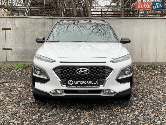 Белый Хендай Kona, объемом двигателя 1.59 л и пробегом 43 тыс. км за 20490 $, фото 3 на Automoto.ua
