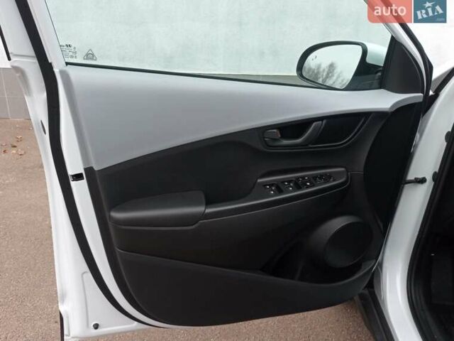 Білий Хендай Kona, об'ємом двигуна 2 л та пробігом 58 тис. км за 17900 $, фото 17 на Automoto.ua