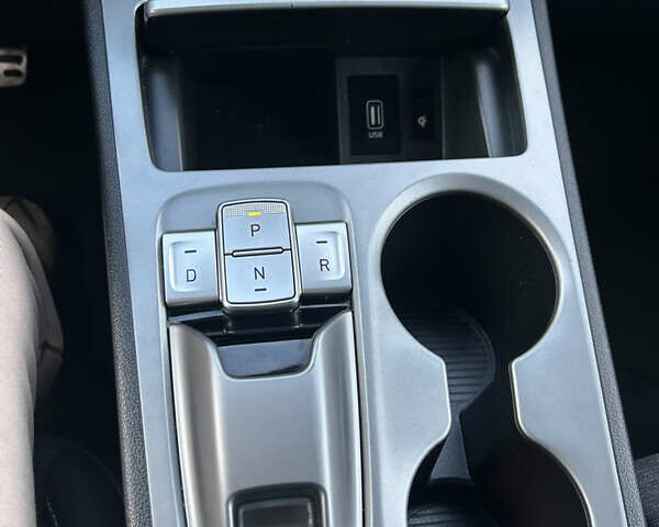 Белый Хендай Kona, объемом двигателя 0 л и пробегом 109 тыс. км за 16396 $, фото 11 на Automoto.ua