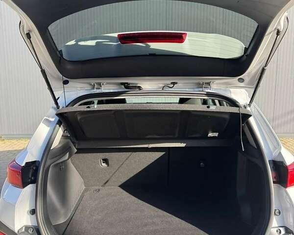 Белый Хендай Kona, объемом двигателя 0 л и пробегом 71 тыс. км за 18900 $, фото 14 на Automoto.ua