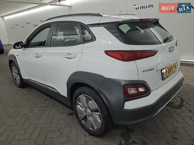 Білий Хендай Kona, об'ємом двигуна 0 л та пробігом 110 тис. км за 15999 $, фото 3 на Automoto.ua