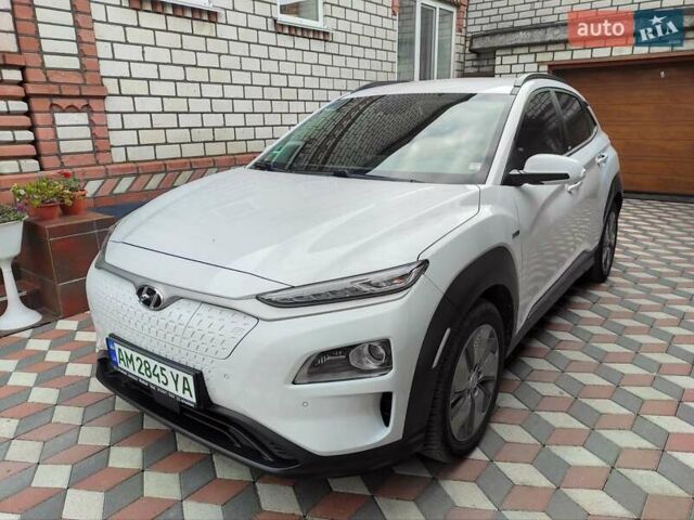 Белый Хендай Kona, объемом двигателя 0 л и пробегом 149 тыс. км за 17400 $, фото 12 на Automoto.ua