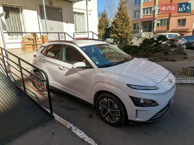 Білий Хендай Kona, об'ємом двигуна 0 л та пробігом 98 тис. км за 19000 $, фото 25 на Automoto.ua