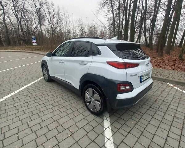 Білий Хендай Kona, об'ємом двигуна 0 л та пробігом 93 тис. км за 18950 $, фото 66 на Automoto.ua