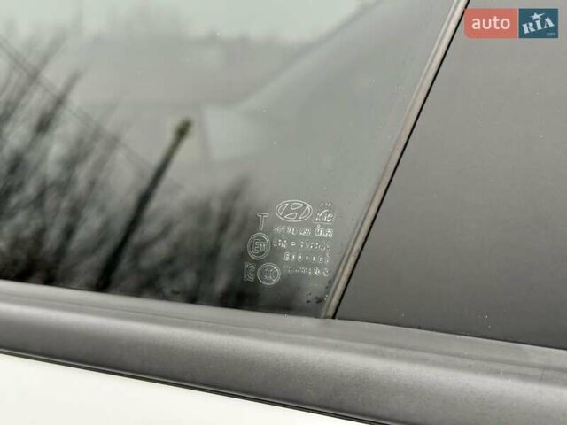 Белый Хендай Kona, объемом двигателя 0 л и пробегом 115 тыс. км за 17250 $, фото 37 на Automoto.ua