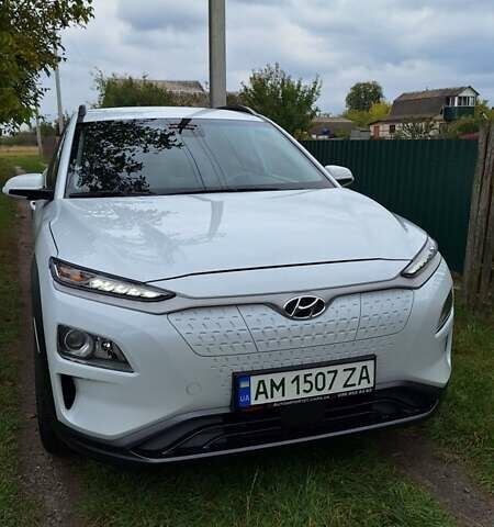 Белый Хендай Kona, объемом двигателя 0 л и пробегом 55 тыс. км за 16500 $, фото 12 на Automoto.ua