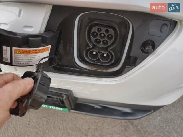 Белый Хендай Kona, объемом двигателя 0 л и пробегом 129 тыс. км за 17777 $, фото 24 на Automoto.ua