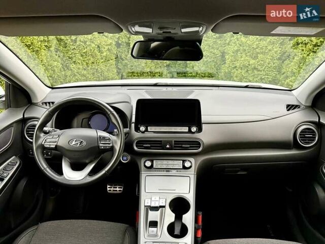 Белый Хендай Kona, объемом двигателя 0 л и пробегом 70 тыс. км за 17700 $, фото 28 на Automoto.ua
