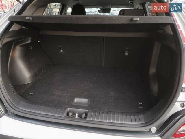 Белый Хендай Kona, объемом двигателя 0 л и пробегом 129 тыс. км за 17777 $, фото 28 на Automoto.ua