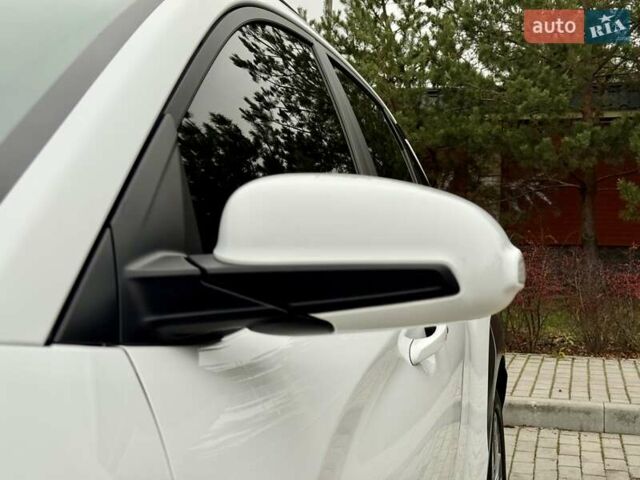 Белый Хендай Kona, объемом двигателя 0 л и пробегом 115 тыс. км за 17250 $, фото 31 на Automoto.ua