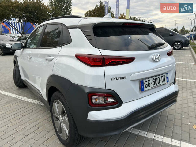 Хендай Kona 2020 в Днепре (Днепропетровске) на Automoto.ua Белый Хендай Kona, объемом двигателя 0 л и пробегом 57 тыс. км за 14900 $, фото 4 на Automoto.ua