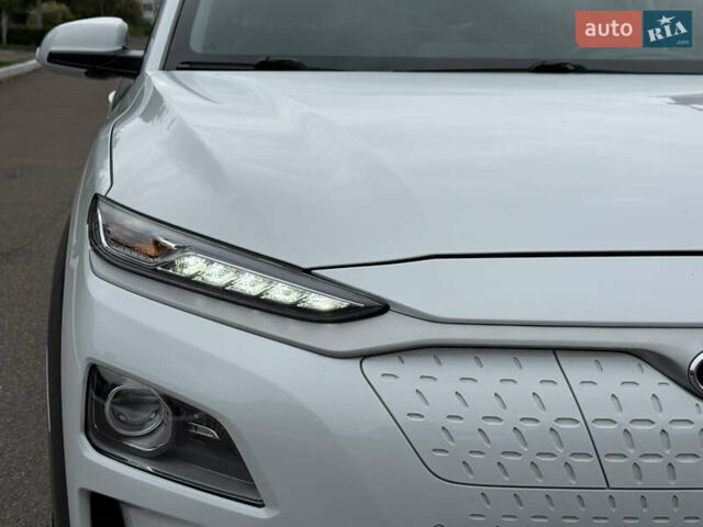 Білий Хендай Kona, об'ємом двигуна 0 л та пробігом 95 тис. км за 18150 $, фото 11 на Automoto.ua
