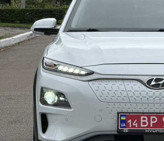 Білий Хендай Kona, об'ємом двигуна 0 л та пробігом 95 тис. км за 18150 $, фото 14 на Automoto.ua