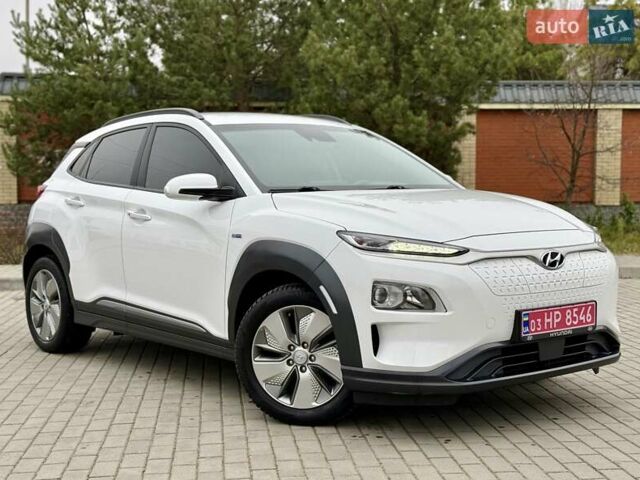Белый Хендай Kona, объемом двигателя 0 л и пробегом 115 тыс. км за 17250 $, фото 2 на Automoto.ua