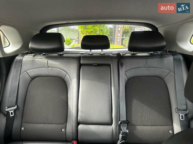 Белый Хендай Kona, объемом двигателя 0 л и пробегом 130 тыс. км за 19200 $, фото 24 на Automoto.ua