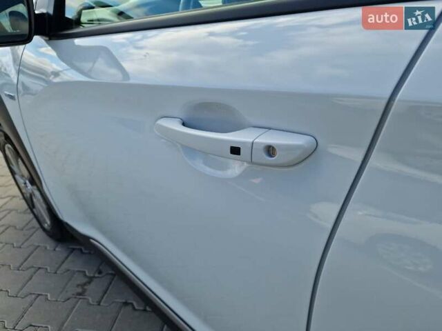 Белый Хендай Kona, объемом двигателя 0 л и пробегом 70 тыс. км за 16500 $, фото 19 на Automoto.ua