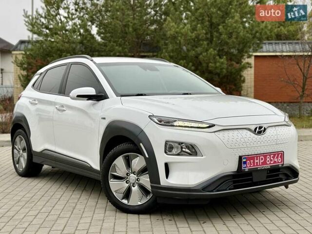 Белый Хендай Kona, объемом двигателя 0 л и пробегом 115 тыс. км за 17250 $, фото 1 на Automoto.ua
