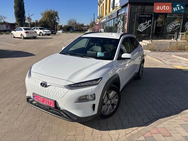 Белый Хендай Kona, объемом двигателя 0 л и пробегом 71 тыс. км за 18900 $, фото 27 на Automoto.ua