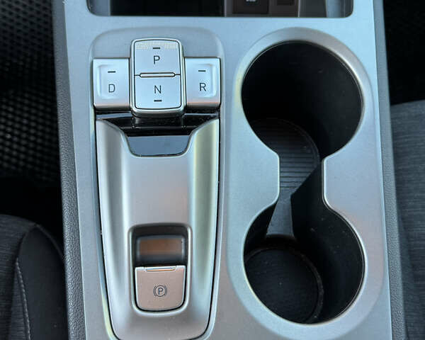 Білий Хендай Kona, об'ємом двигуна 0 л та пробігом 64 тис. км за 17500 $, фото 10 на Automoto.ua