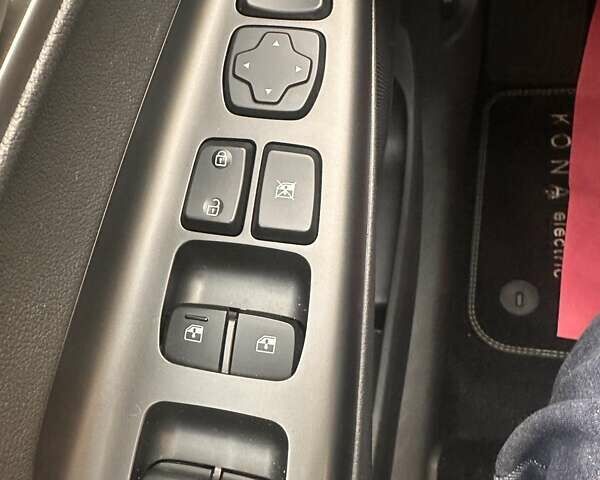 Белый Хендай Kona, объемом двигателя 0 л и пробегом 74 тыс. км за 19500 $, фото 18 на Automoto.ua