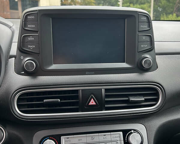 Хендай Kona 2020 в Днепре (Днепропетровске) на Automoto.ua Белый Хендай Kona, объемом двигателя 0 л и пробегом 57 тыс. км за 14900 $, фото 11 на Automoto.ua