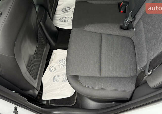 Белый Хендай Kona, объемом двигателя 0 л и пробегом 70 тыс. км за 16950 $, фото 43 на Automoto.ua