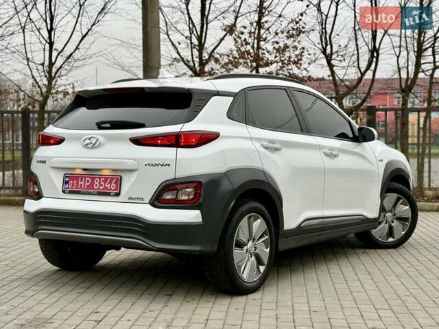 Белый Хендай Kona, объемом двигателя 0 л и пробегом 115 тыс. км за 17250 $, фото 18 на Automoto.ua
