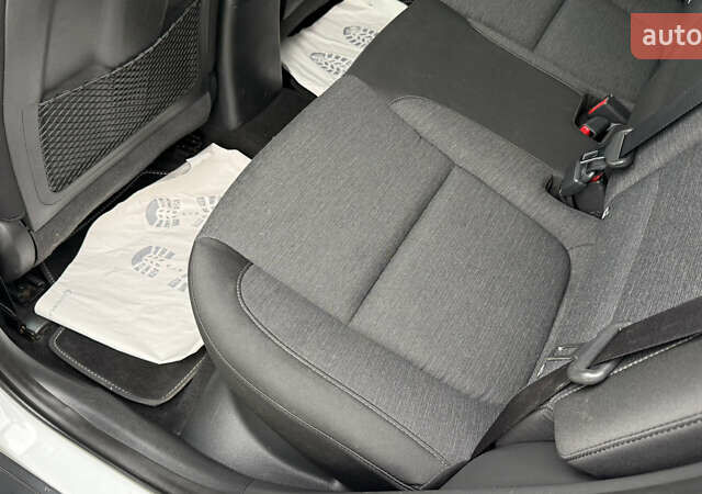 Белый Хендай Kona, объемом двигателя 0 л и пробегом 70 тыс. км за 16950 $, фото 46 на Automoto.ua