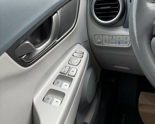 Білий Хендай Kona, об'ємом двигуна 0 л та пробігом 125 тис. км за 16999 $, фото 22 на Automoto.ua