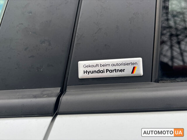 Білий Хендай Kona, об'ємом двигуна 39 л та пробігом 46 тис. км за 16999 $, фото 11 на Automoto.ua