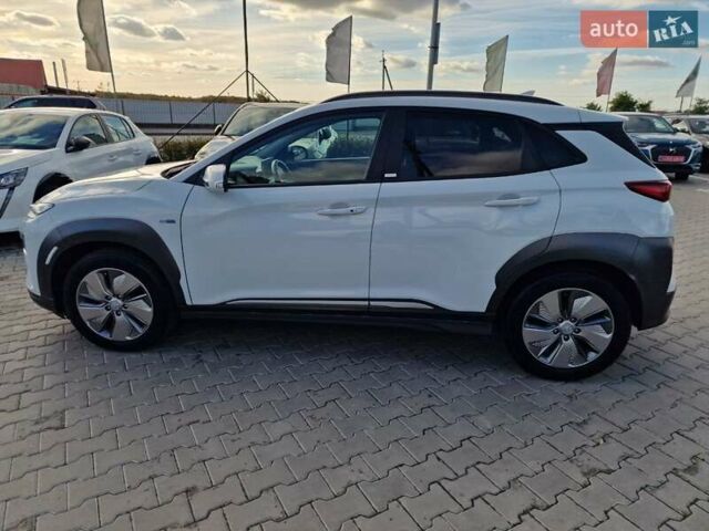 Белый Хендай Kona, объемом двигателя 0 л и пробегом 70 тыс. км за 16500 $, фото 17 на Automoto.ua