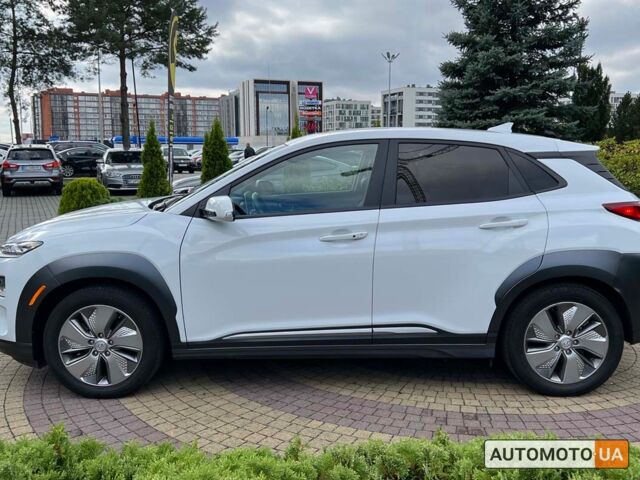Белый Хендай Kona, объемом двигателя 64 л и пробегом 32 тыс. км за 22999 $, фото 3 на Automoto.ua