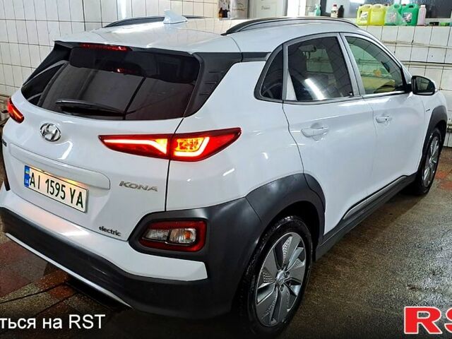 Білий Хендай Kona, об'ємом двигуна 0 л та пробігом 81 тис. км за 23000 $, фото 4 на Automoto.ua