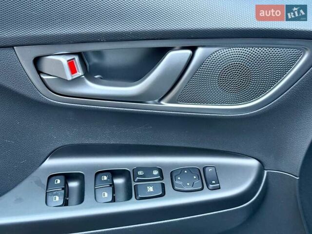 Белый Хендай Kona, объемом двигателя 0 л и пробегом 15 тыс. км за 16700 $, фото 17 на Automoto.ua