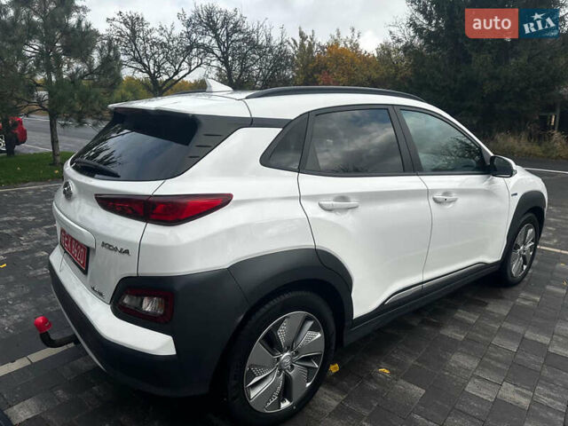 Белый Хендай Kona, объемом двигателя 0 л и пробегом 130 тыс. км за 19200 $, фото 10 на Automoto.ua