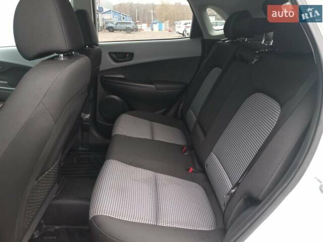 Білий Хендай Kona, об'ємом двигуна 2 л та пробігом 58 тис. км за 17900 $, фото 20 на Automoto.ua