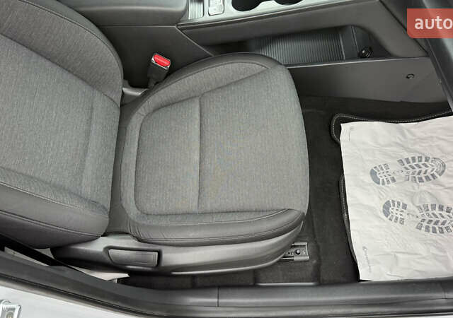 Белый Хендай Kona, объемом двигателя 0 л и пробегом 70 тыс. км за 16950 $, фото 57 на Automoto.ua