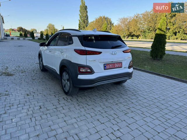 Білий Хендай Kona, об'ємом двигуна 0 л та пробігом 92 тис. км за 17200 $, фото 1 на Automoto.ua