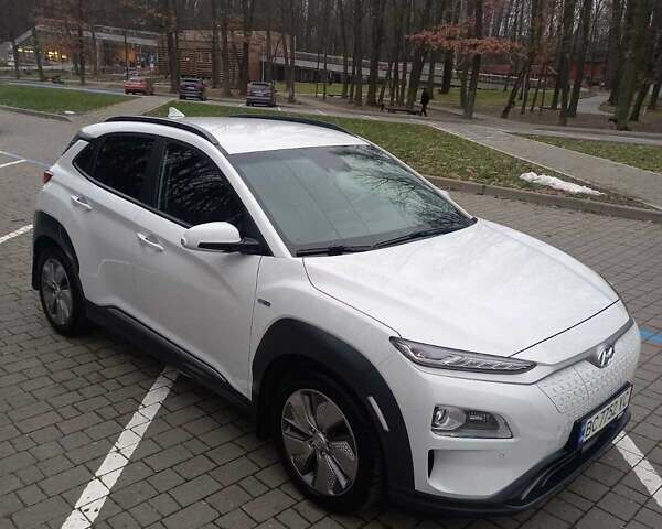 Білий Хендай Kona, об'ємом двигуна 0 л та пробігом 93 тис. км за 18950 $, фото 49 на Automoto.ua