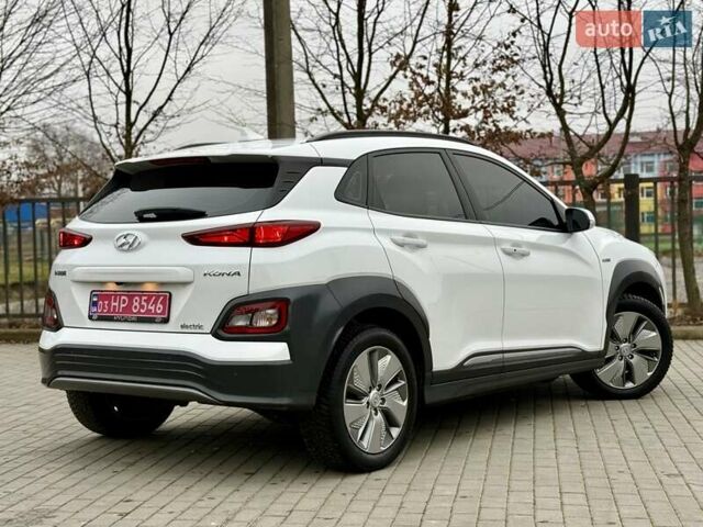 Белый Хендай Kona, объемом двигателя 0 л и пробегом 115 тыс. км за 17250 $, фото 19 на Automoto.ua