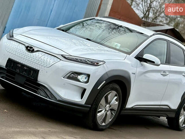 Білий Хендай Kona, об'ємом двигуна 0 л та пробігом 125 тис. км за 16999 $, фото 1 на Automoto.ua
